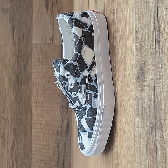 Van's Era Brand new in the box. - Picture 8 of 12